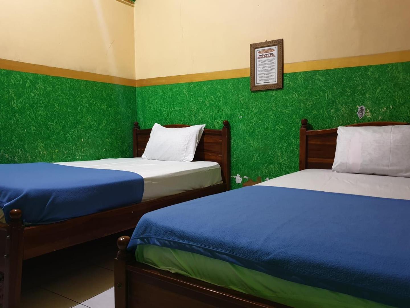 Hotel Oyo 92693 Houstel Darma Syariah à Probolinggo Extérieur photo