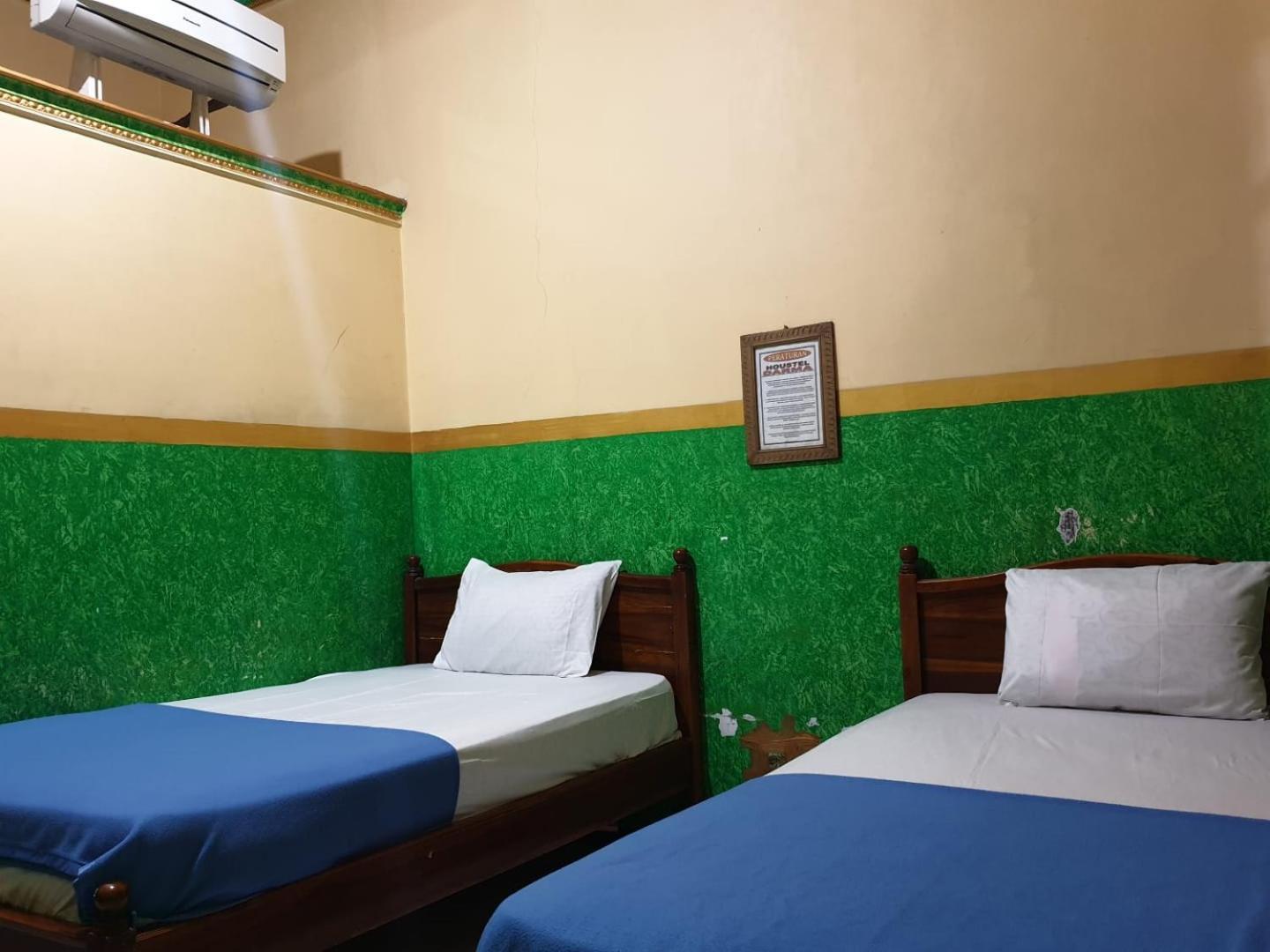 Hotel Oyo 92693 Houstel Darma Syariah à Probolinggo Extérieur photo